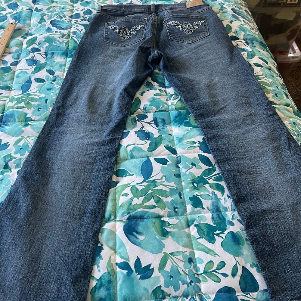 Duplex by tyte Size 8p embroidered Jean!